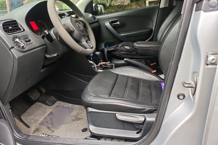 Used Volkswagen Polo 2013 1.4L Automatic Luxury Edition Left Front Seat