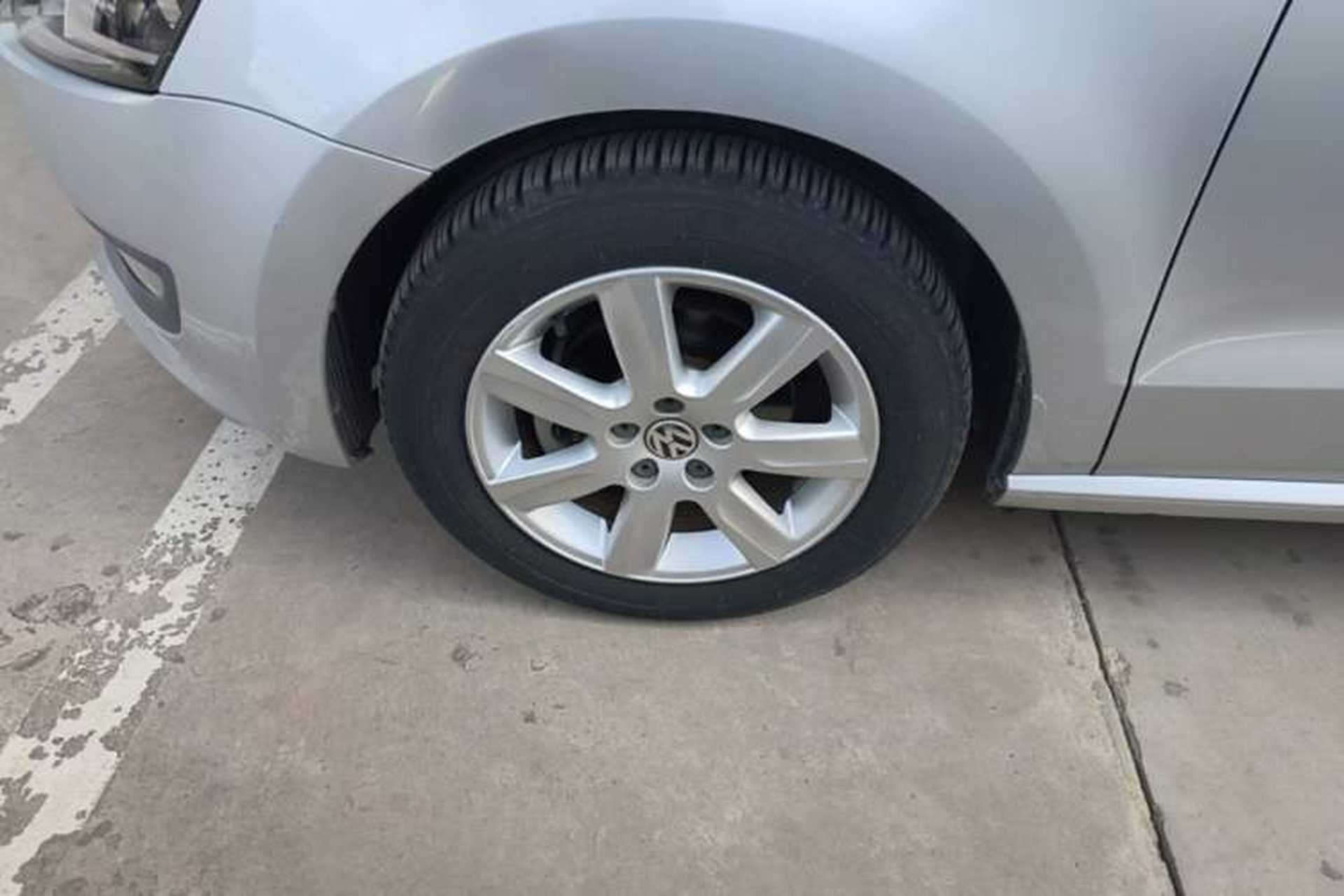 Used Volkswagen Polo 2013 1.4L Automatic Comfort Edition Left Front Wheel Hub