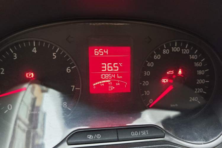 Used Volkswagen Polo 2013 1.4L Manual Fashion Edition Odometer Close Up