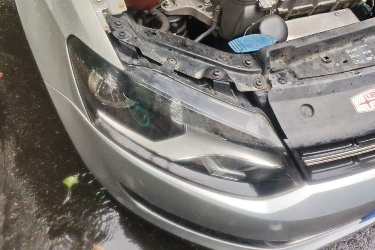 Used Volkswagen Polo 2013 1.4L Automatic Luxury Edition Right Front Headlight