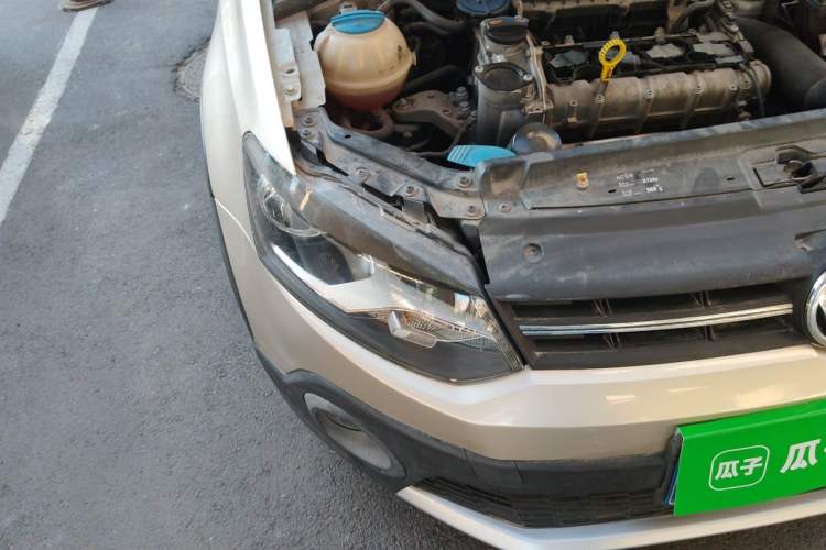 Used Volkswagen Polo 2013 1.6L Automatic Comfort Edition Right Front Headlight