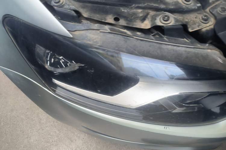 Used Volkswagen Polo 2013 1.6L Automatic Comfort Edition Right Front Headlight