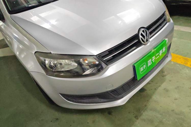 Used Volkswagen Polo 2013 1.4L Manual Fashion Edition Right Front Headlight
