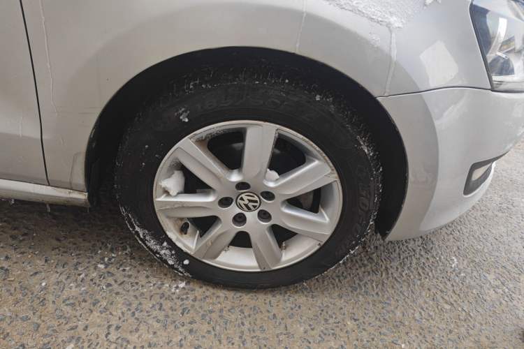 Used Volkswagen Polo 2013 1.4L Manual Comfort Edition Right Front Wheel Hub
