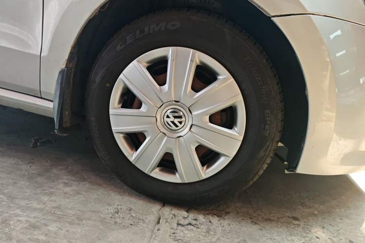 Used Volkswagen Polo 2013 1.4L Manual Fashion Edition Right Front Wheel Hub