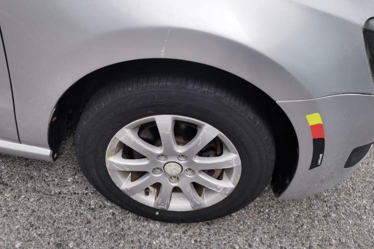 Used Volkswagen Polo 2013 1.4L Manual Fashion Edition Right Front Wheel Hub