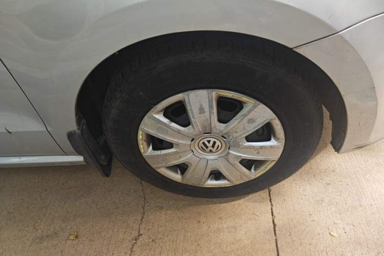 Used Volkswagen Polo 2013 1.4L Manual Fashion Edition Right Front Wheel Hub
