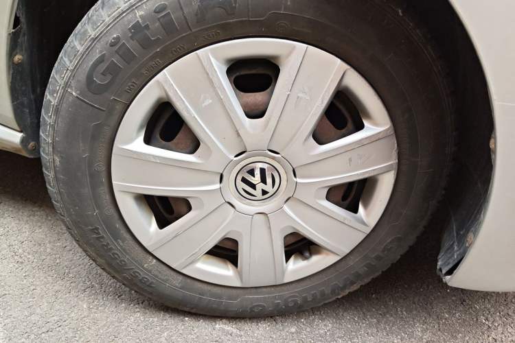 Used Volkswagen Polo 2013 1.4L Manual Fashion Edition Right Front Wheel Hub