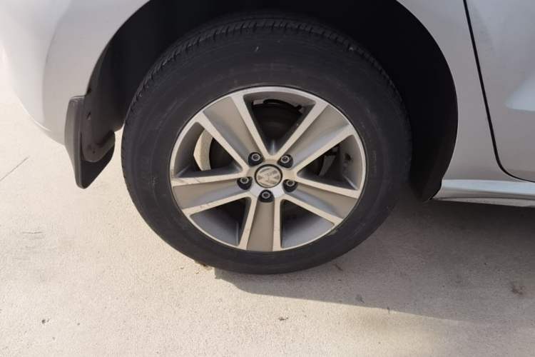 Used Volkswagen Polo 2013 1.4L Manual Fashion Edition Right Rear Wheel Hub