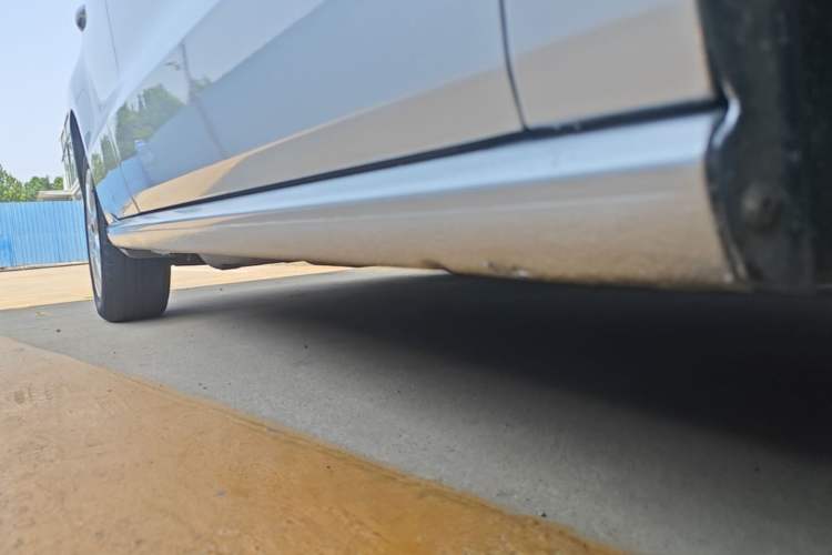 Used Volkswagen Polo 2013 1.4L Automatic Comfort Edition Right Side Sill