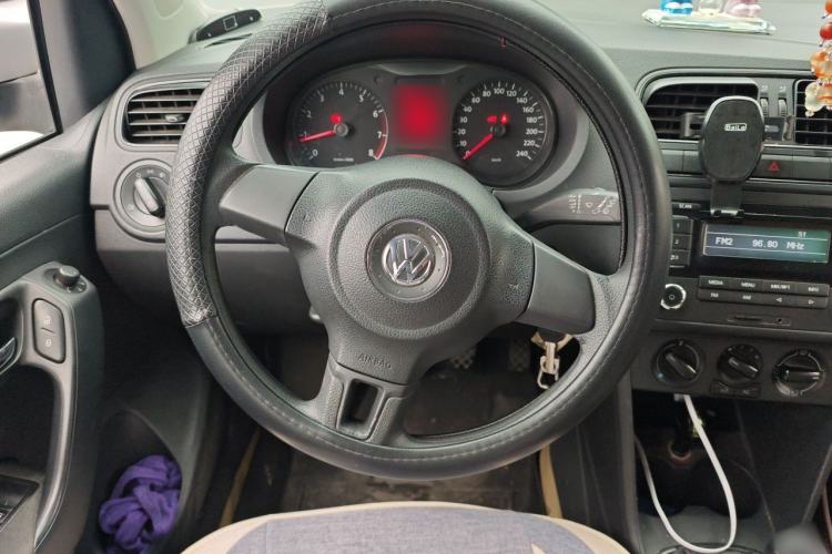 Used Volkswagen Polo 2013 1.4L Manual Fashion Edition Steering Wheel