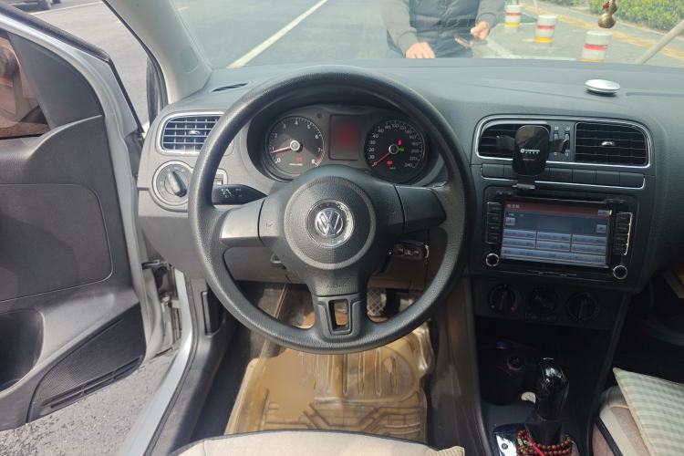 Used Volkswagen Polo 2013 1.6L Automatic Comfort Edition Steering Wheel