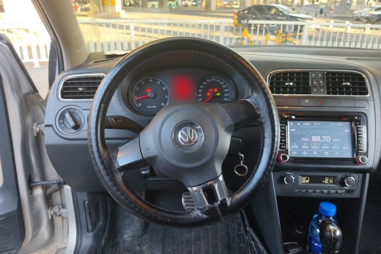 Used Volkswagen Polo 2013 1.6L Automatic Comfort Edition Steering Wheel