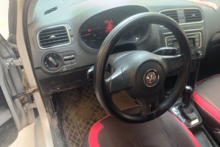Used Volkswagen Polo 2013 1.6L Automatic Comfort Edition Steering Wheel