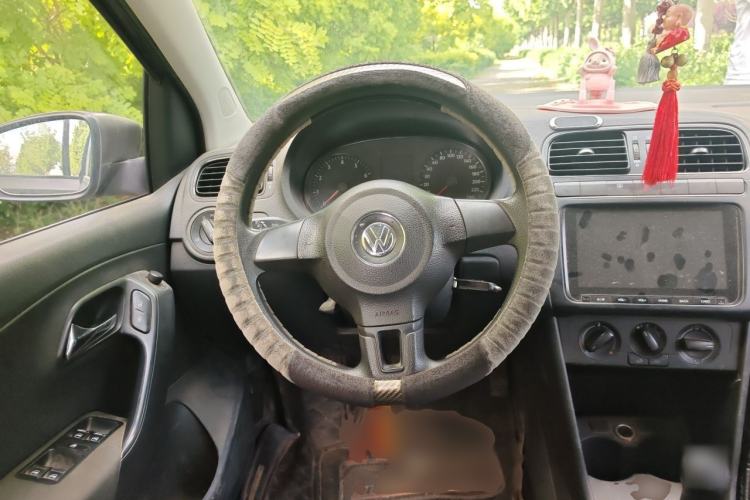 Used Volkswagen Polo 2013 1.4L Manual Fashion Edition Steering Wheel