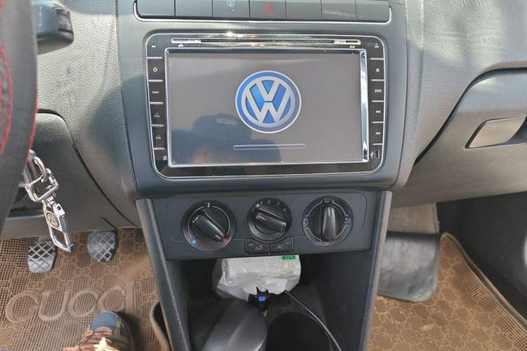 Used Volkswagen Polo 2013 1.6L Manual Comfort Edition Audio And AC Panel