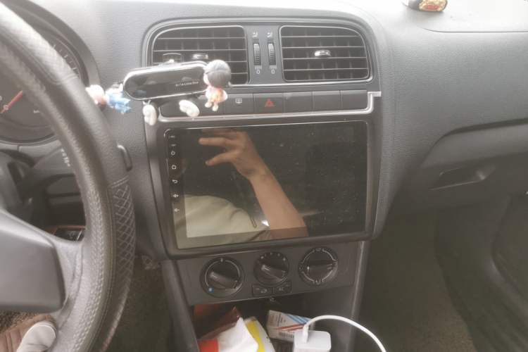 Used Volkswagen Polo 2013 1.4L Manual Fashion Edition Audio And AC Panel