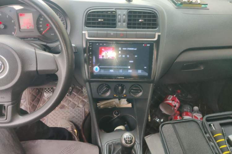 Used Volkswagen Polo 2013 1.4L Manual Fashion Edition Audio And AC Panel