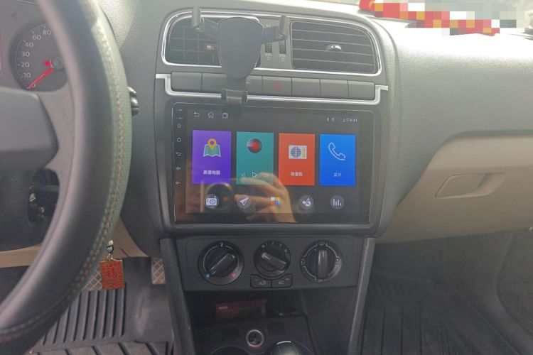 Used Volkswagen Polo 2013 1.6L Automatic Comfort Edition Audio And AC Panel