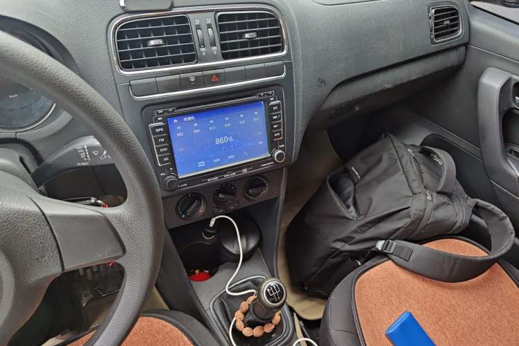 Used Volkswagen Polo 2013 1.6L Manual Comfort Edition Audio And AC Panel