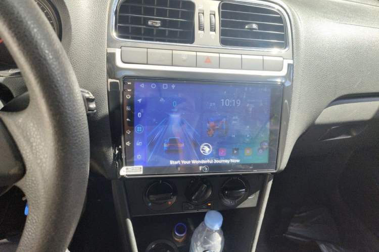 Used Volkswagen Polo 2013 1.4L Automatic Comfort Edition Audio And AC Panel