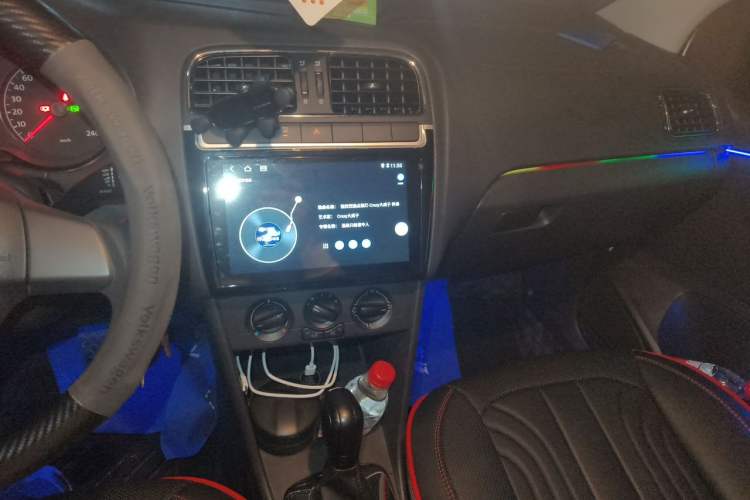 Used Volkswagen Polo 2013 1.6L Automatic Comfort Edition Audio And AC Panel