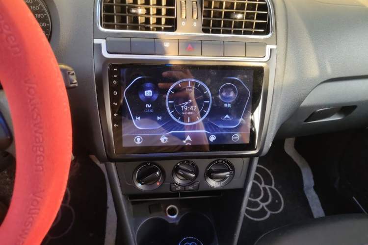 Used Volkswagen Polo 2013 1.4L Manual Comfort Edition Audio And AC Panel