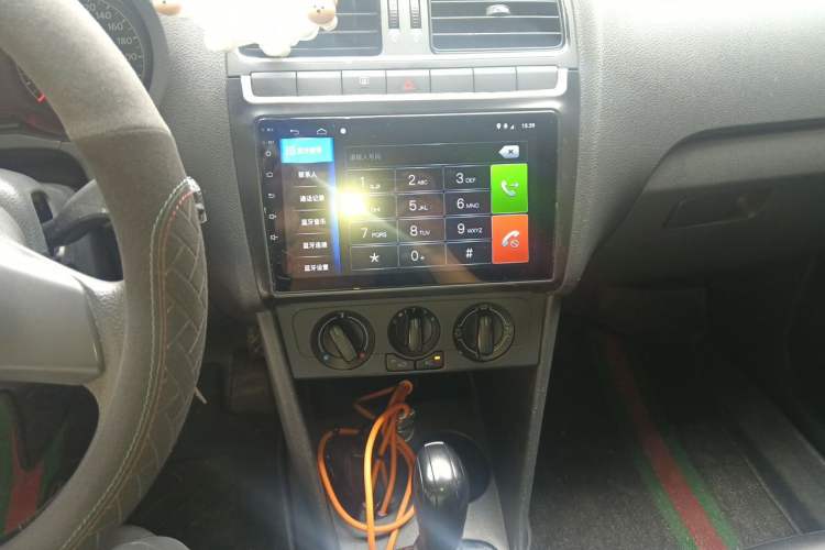 Used Volkswagen Polo 2013 1.6L Automatic Comfort Edition Audio And AC Panel