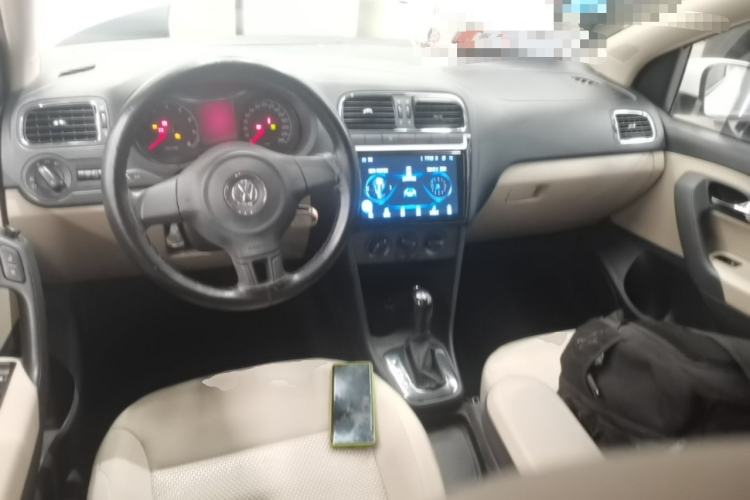Used Volkswagen Polo 2013 1.4L Automatic Comfort Edition Center Console
