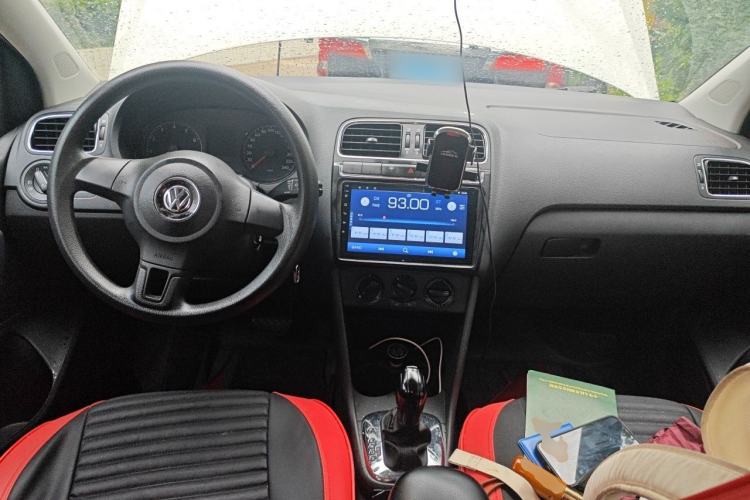 Used Volkswagen Polo 2013 1.4L Automatic Comfort Edition Center Console