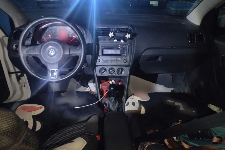 Used Volkswagen Polo 2013 1.4L Automatic Comfort Edition Center Console