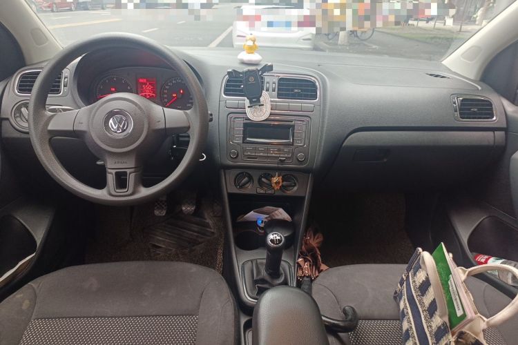 Used Volkswagen Polo 2013 1.4L Manual Comfort Edition Center Console