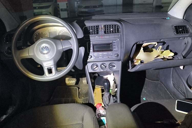 Used Volkswagen Polo 2013 1.4L Automatic Comfort Edition Center Console