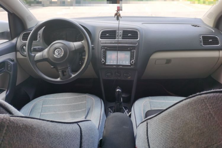 Used Volkswagen Polo 2013 1.4L Automatic Comfort Edition Center Console