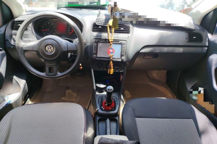 Used Volkswagen Polo 2013 1.4L Manual Fashion Edition Center Console