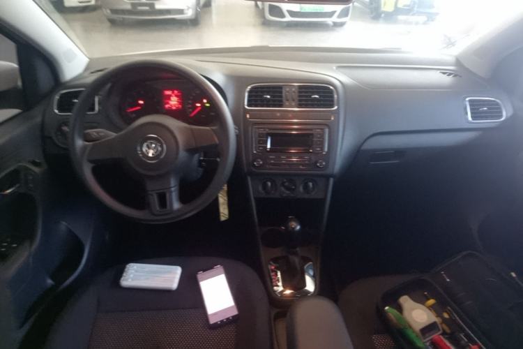 Used Volkswagen Polo 2013 1.6L Automatic Comfort Edition Center Console