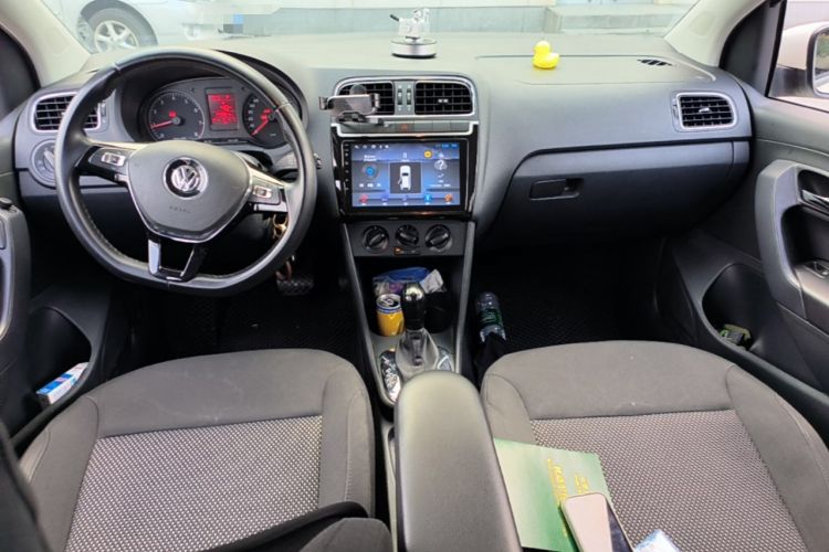 Used Volkswagen Polo 2013 1.6L Automatic Comfort Edition Center Console