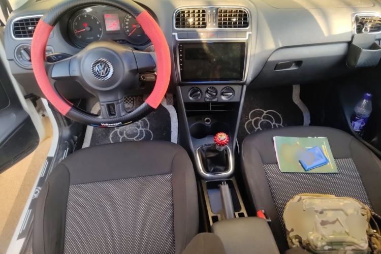Used Volkswagen Polo 2013 1.4L Manual Comfort Edition Center Console