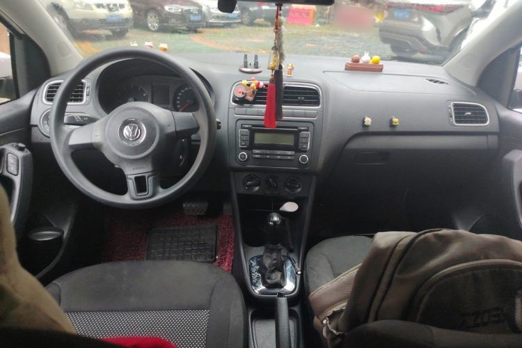 Used Volkswagen Polo 2013 1.4L Automatic Comfort Edition Center Console