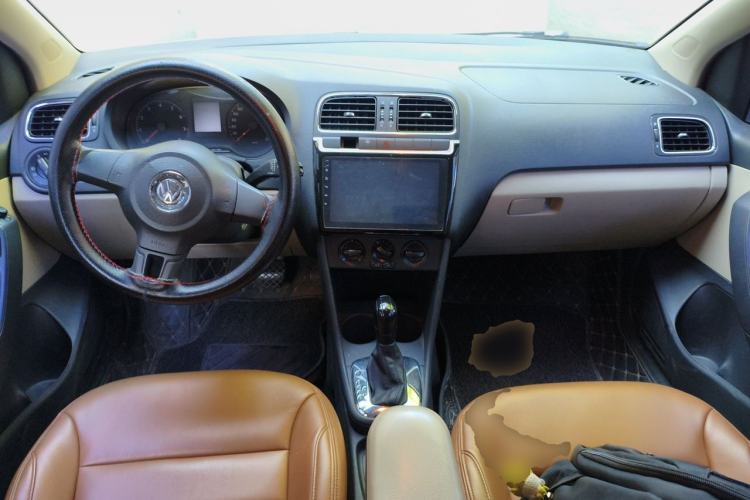 Used Volkswagen Polo 2013 1.4L Automatic Comfort Edition Center Console