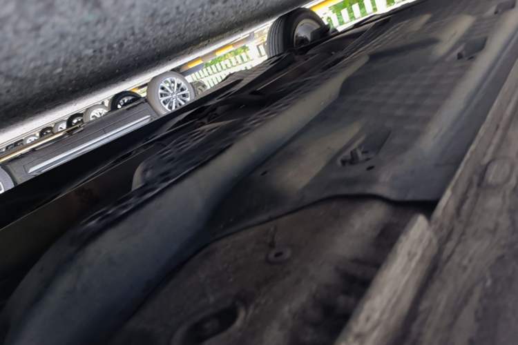 Used Volkswagen Polo 2013 1.6L Automatic Comfort Edition Chassis Front Right