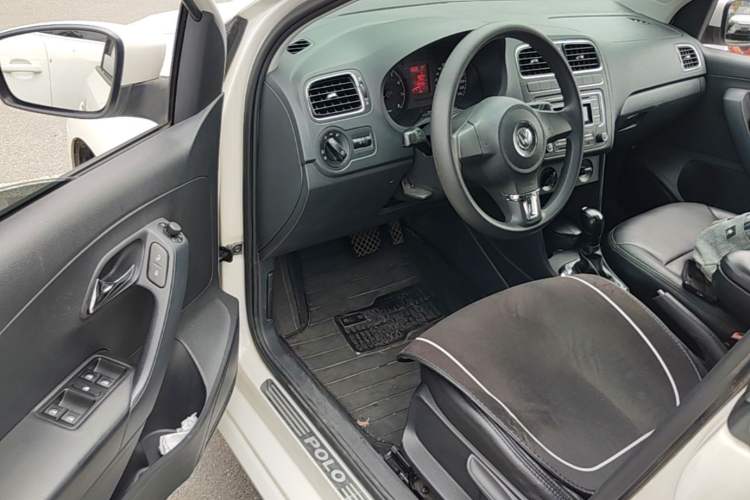 Used Volkswagen Polo 2013 1.6L Automatic Comfort Edition Driver Seat
