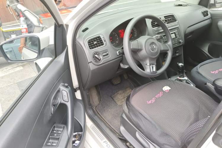 Used Volkswagen Polo 2013 1.6L Automatic Comfort Edition Driver Seat