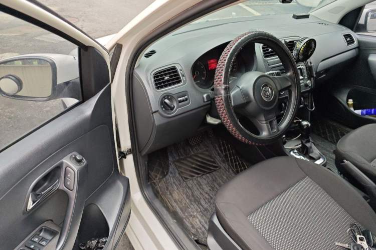 Used Volkswagen Polo 2013 1.6L Automatic Comfort Edition Driver Seat