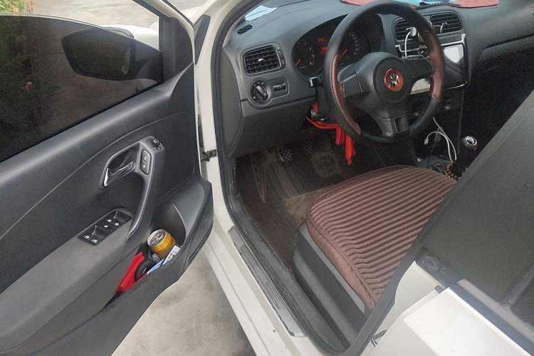 Used Volkswagen Polo 2013 1.4L Manual Fashion Edition Driver Seat