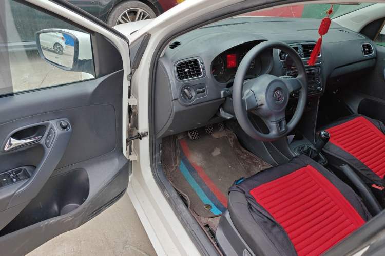 Used Volkswagen Polo 2013 1.6L Manual Comfort Edition Driver Seat