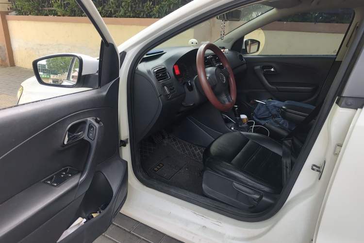 Used Volkswagen Polo 2013 1.4L Automatic Comfort Edition Driver Seat