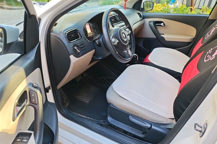 Used Volkswagen Polo 2013 1.4L Automatic Luxury Edition Driver Seat