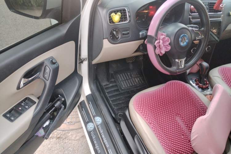 Used Volkswagen Polo 2013 1.6L Automatic Comfort Edition Driver Seat