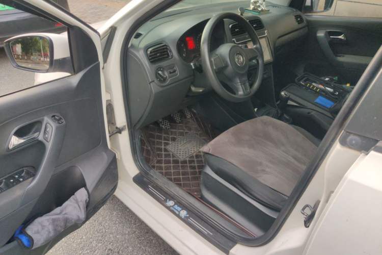 Used Volkswagen Polo 2013 1.4L Manual Fashion Edition Driver Seat